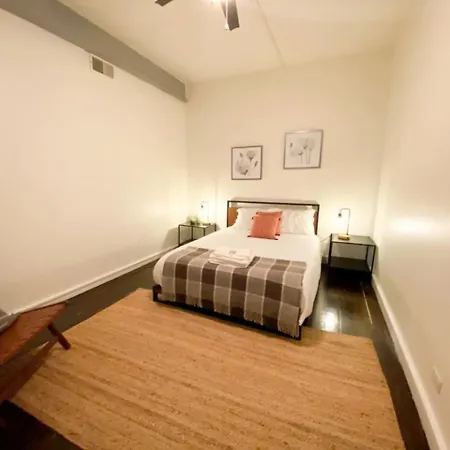 Mccormick 3br Spacious Unit, Optional Parking With Ping-pong * Chicago