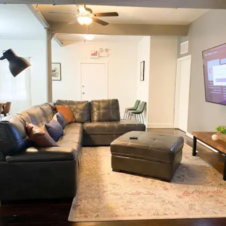 Mccormick 3br Spacious Unit, Optional Parking With Ping-pong Apartment