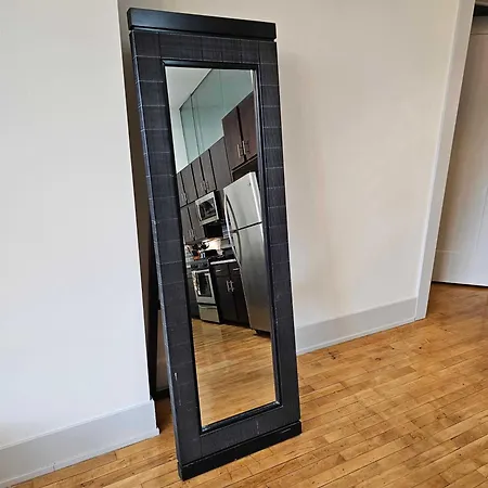 4 Bedroom Sleeps 20 People Chicago