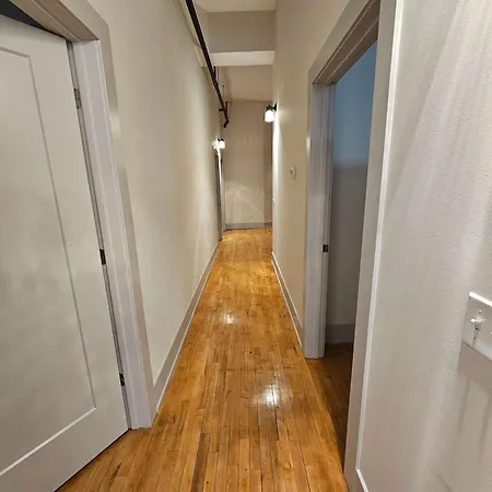 4 Bedroom Sleeps 20 People Apartment