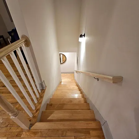 4 Bedroom Sleeps 20 People Chicago