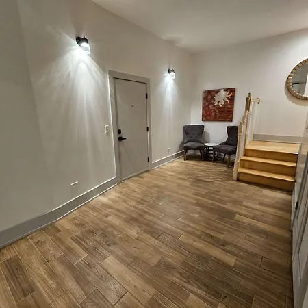 4 Bedroom Sleeps 20 People *