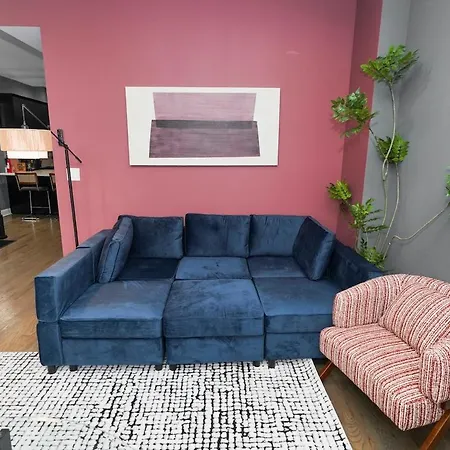 Stylish 2br Near United Center & Mrt Apartment Chicago