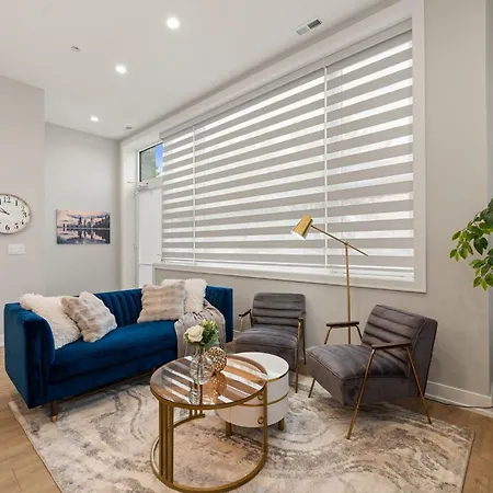 Modern 2-bd 2-ba Retreat Near Medical District