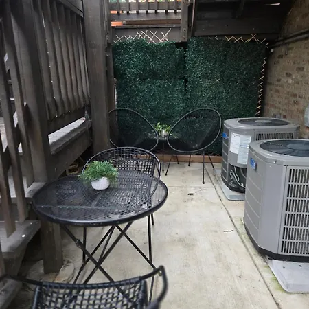 Luxe Retreat Game Room, Deck Fire Pit Apartment
