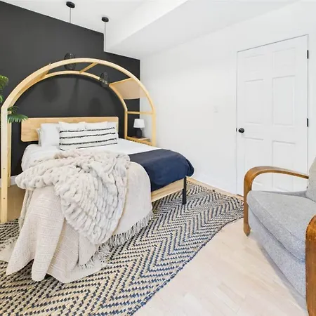 Luxe Retreat Game Room, Deck Fire Pit Apartment Chicago
