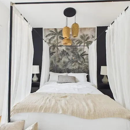 Luxe Retreat Game Room, Deck Fire Pit Apartment *