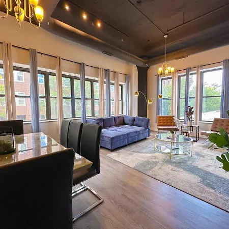 Group Friendly Spacious 3br With Optional Parking And Gym Access Sleeps 10 Guest Near Mccormick Place And Soldier Field Apartment *