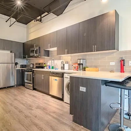 Group Friendly Spacious 3br With Optional Parking And Gym Access Sleeps 10 Guest Near Mccormick Place And Soldier Field Apartment *