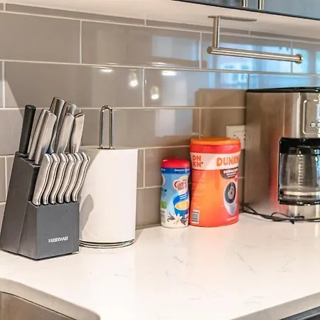Group Friendly Spacious 3br With Optional Parking And Gym Access Sleeps 10 Guest Near Mccormick Place And Soldier Field Apartment