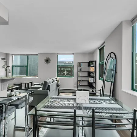 Gold Cost Rooftop With Indoor Pool And In Out Parking