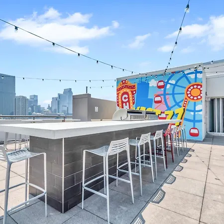 Gold Cost Rooftop With Indoor Pool And In Out Parking *