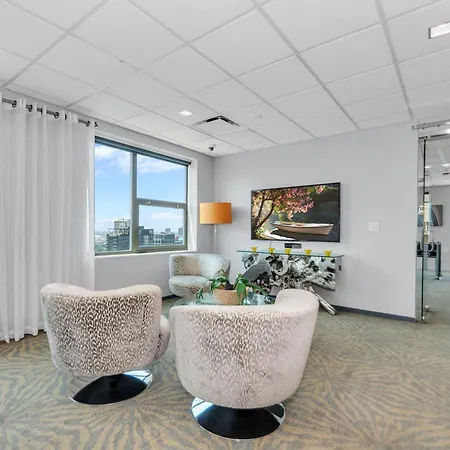Gold Cost Rooftop With Indoor Pool And In Out Parking