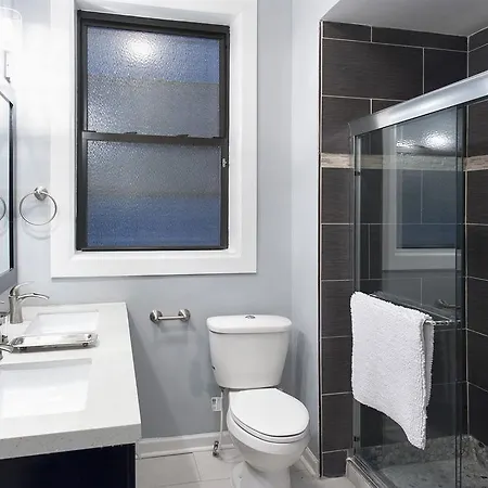 Two-bedroom On S Maryland Avenue Apt 1 Chicago