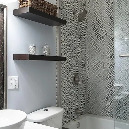 Two-bedroom On S Maryland Avenue Apt 1