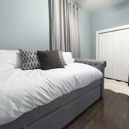 Apartment Two-bedroom On S Maryland Avenue Apt 1