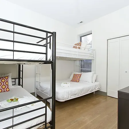 Two-bedroom On N Southport Avenue Apt 3 * Chicago