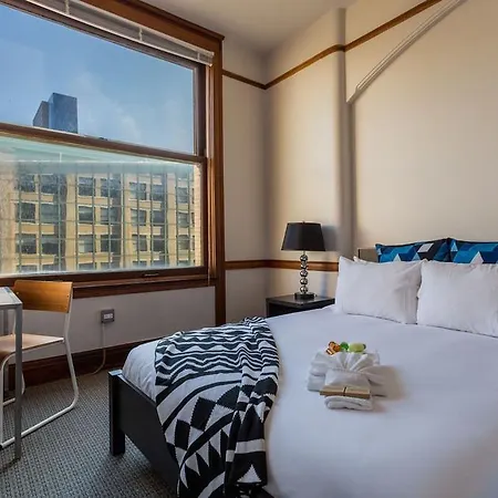Apartment Three-bedroom On W Van Buren Street Apt 1101 Chicago