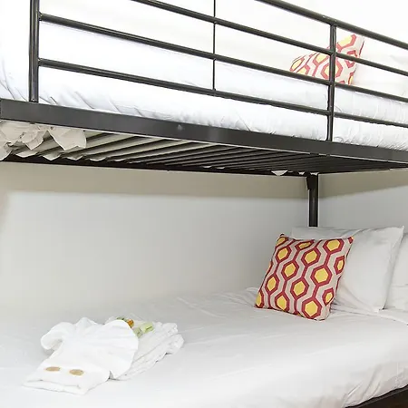 Aparthotel Two-bedroom On N Southport Avenue Apt 3