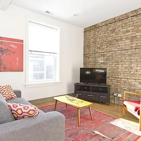 Two-bedroom On N Southport Avenue Apt 3