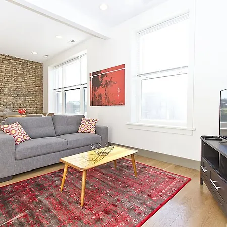 Two-bedroom On N Southport Avenue Apt 3 Aparthotel *
