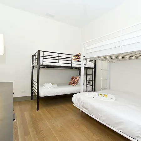 Two-bedroom On N Southport Avenue Apt 3