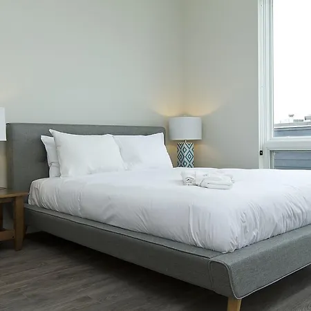 Four-bedroom On N Broadway Street Apt 601 Aparthotel Chicago