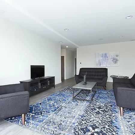 Aparthotel Four-bedroom On N Broadway Street Apt 601