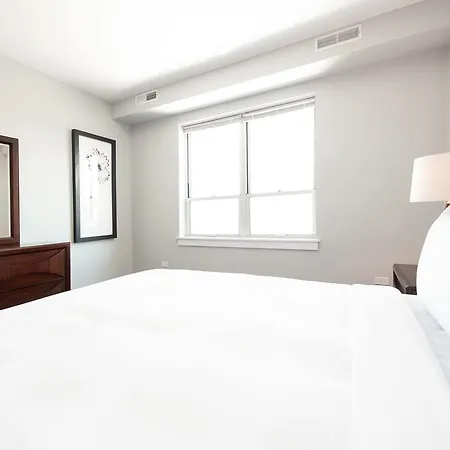 Two-bedroom On W Randolph Street Apt 4d Apartment Chicago