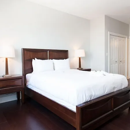 Two-bedroom On W Randolph Street Apt 4d Apartment