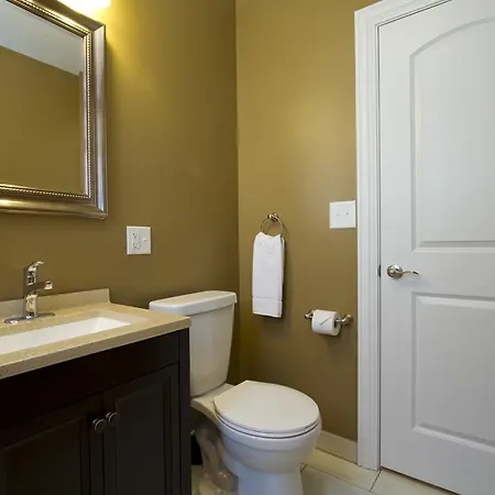 Apartment Two-bedroom On W Division Street Apt 3r