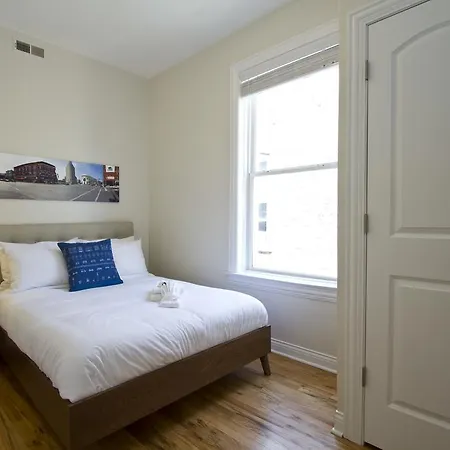 Apartment Two-bedroom On W Division Street Apt 3r