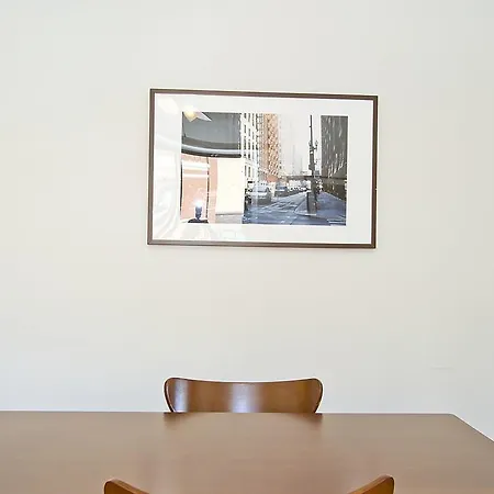 Apartment Three-bedroom On N Lincoln Avenue Apt 2 *
