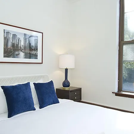 Three-bedroom On N Lincoln Avenue Apt 2