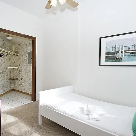 Three-bedroom On N Lincoln Avenue Apt 2 * Chicago
