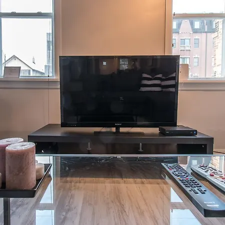 Grand Local Ave Luxury Apartment
