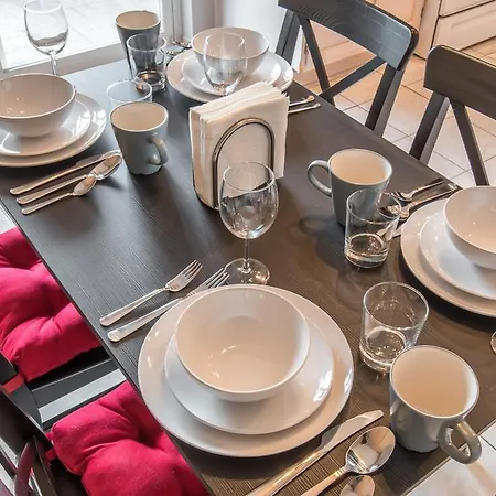 Grand Local Ave Luxury Apartment *