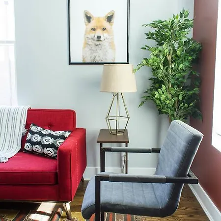 Apartment Two-bedroom On W Barry Avenue Apt 1r