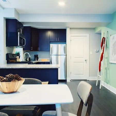 Three-bedroom On W Barry Avenue Apt G Chicago