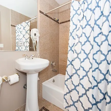 Apartment Studio On E Bellevue Place Apt 3a