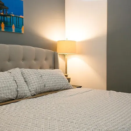 South Indiana Loft Apartment Chicago