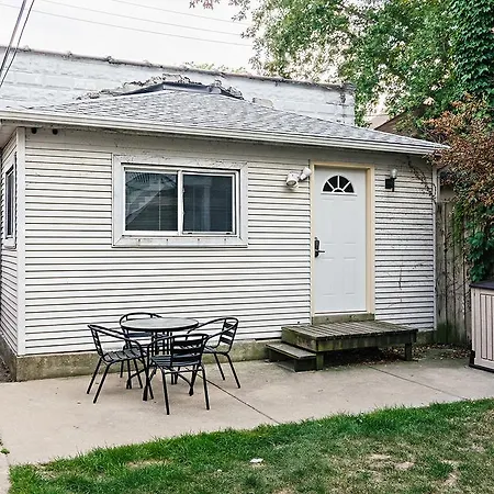 Apartment A Quiet Getaway - Minutes From Wrigley & Boystown