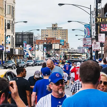 A Quiet Getaway - Minutes From Wrigley & Boystown Apartment