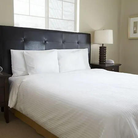 Oakwood At Millennium Park Plaza Aparthotel 3*