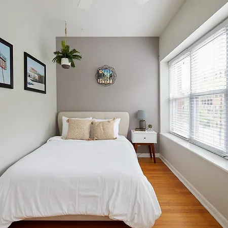 Four-bedroom On N Orchard Street Apt 2 Chicago