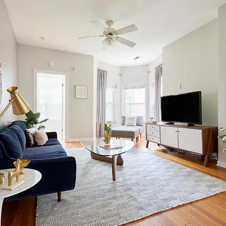Four-bedroom On N Orchard Street Apt 2 Aparthotel Chicago