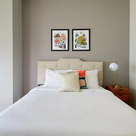 Four-bedroom On N Orchard Street Apt 2 Chicago