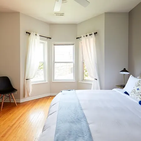 Aparthotel Four-bedroom On N Orchard Street Apt 2 Chicago