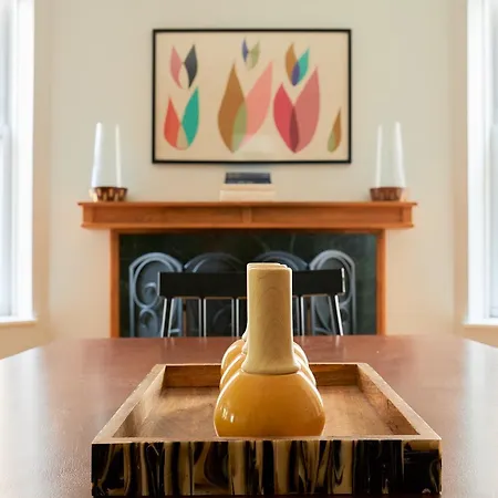 Four-bedroom On N Orchard Street Apt 2 *