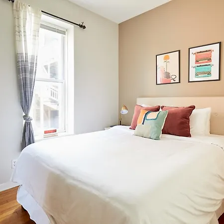Four-bedroom On N Orchard Street Apt 2 Aparthotel *